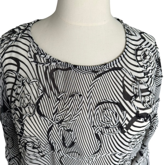 Maggie Barnes Plus 2X Black White Artsy Rose Print Blouse Flowy Sheer Top - Picture 3 of 8